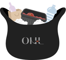 봉투에 쓰레기 담기